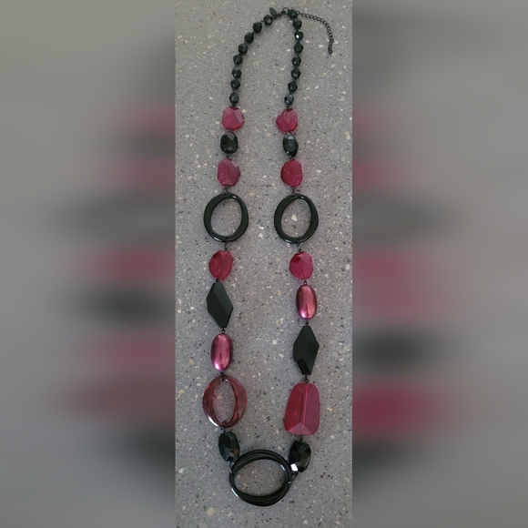 Chic Black and Pink Beaded Necklace By NY - Picture 1 of 2